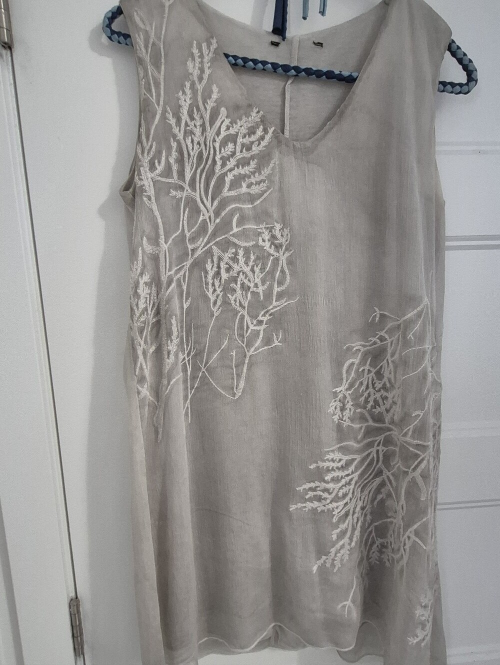 Source Unknown Light Gray Embroidered Sleeveless Tunic
